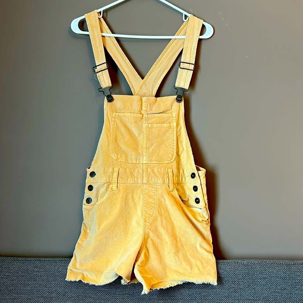 Carve Designs Corduroy Shortall Size 4